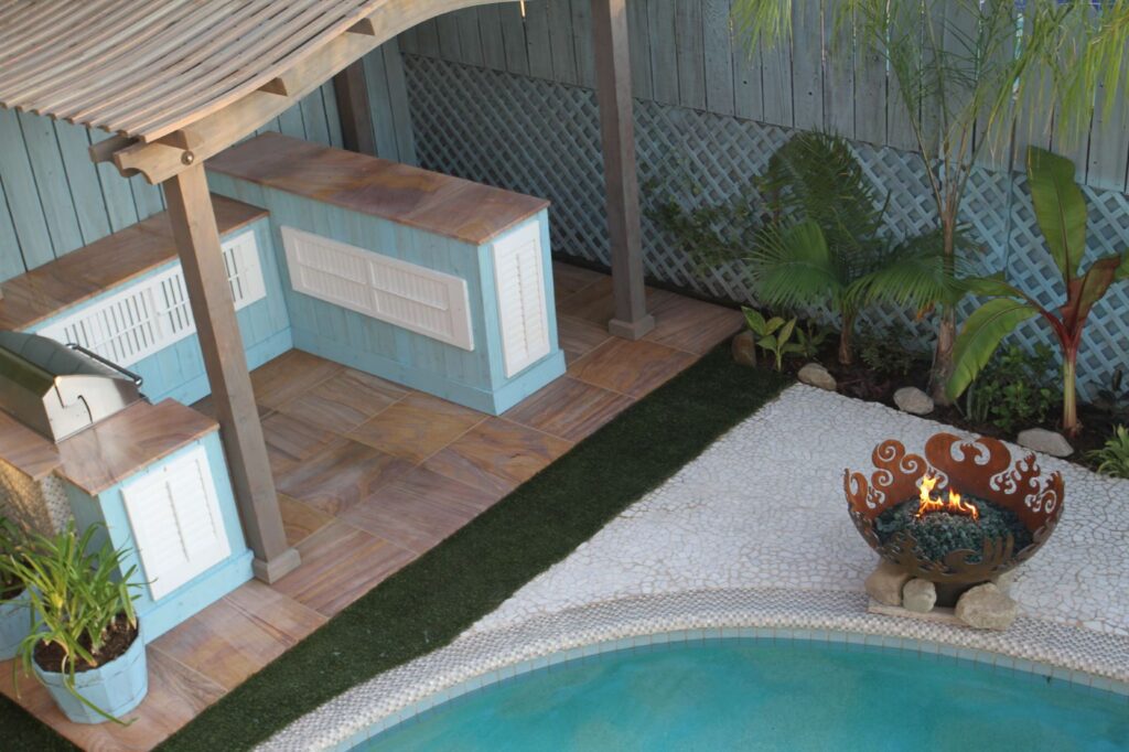 DIY Extra Yardage S2 E5 Caribbean Courtyard